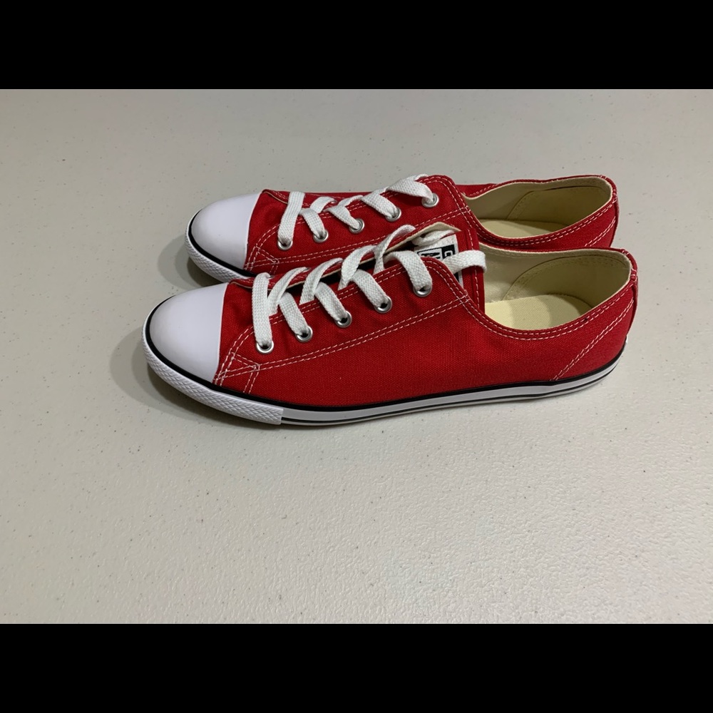 Converse Chuck Taylors Varsity Red